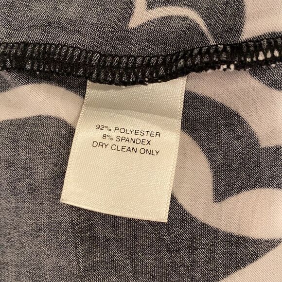 White House Black Market Damask black & white long sleeve dress size S - Picture 10 of 10